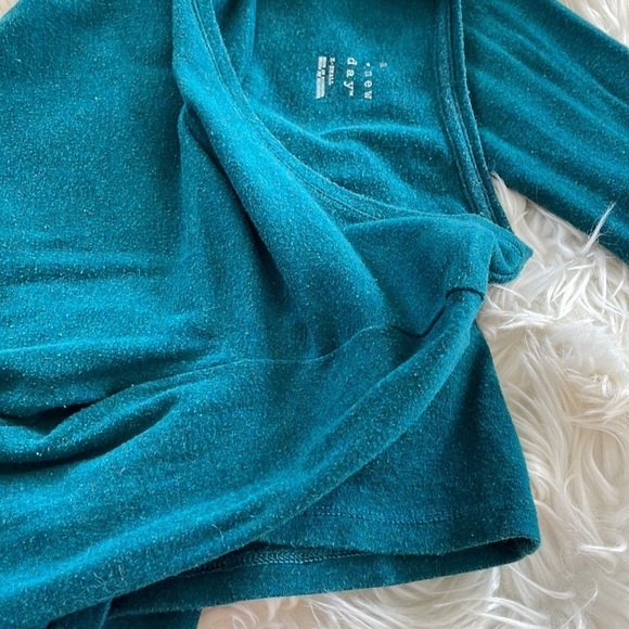 A new day target brand Aqua blue green solid long sleeve tee crew Neck sweater - Picture 9 of 17